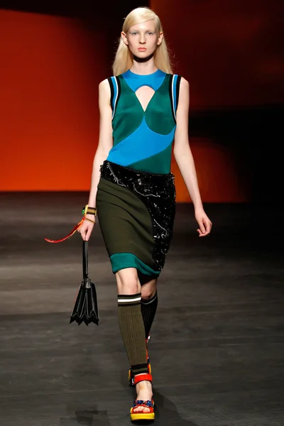 Look 15